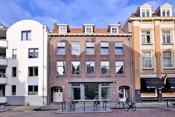Tussenwoning te koop: Nieuwe Markt 3, Centrum Deventer