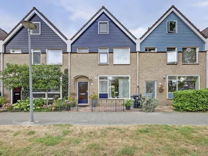 Tussenwoning te koop: Nieuwe Ommoordseweg 74, Ommoord Rotterdam