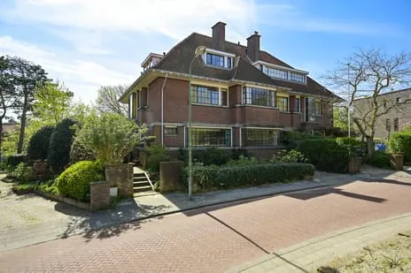 Twee-onder-één-kap te koop: Nieuwe Parklaan 54, Westbroekpark 'S-Gravenhage