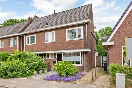 Twee-onder-één-kap te koop: Nieuwe Tielseweg 9, Sterrebos Tiel