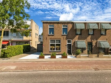 Corner house for sale: Nieuwe Tielseweg 90, Sterrebos Tiel