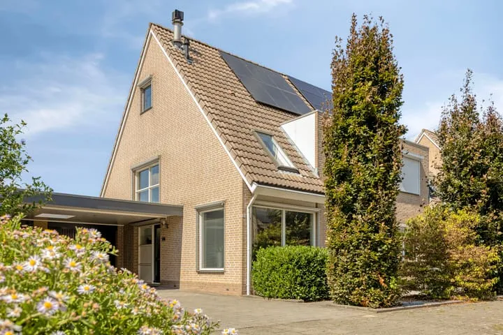 Tussenwoning te koop: Nieuwe Tijningen 26, Zaltbommel