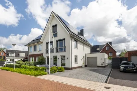 Twee-onder-één-kap te koop: Nieuwe Vaart 7B, Het Nieuwe water 'S-Gravenzande