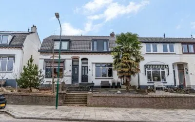 Twee-onder-één-kap te koop: Nieuwe Veenendaalseweg 46, Bruine Eng Rhenen