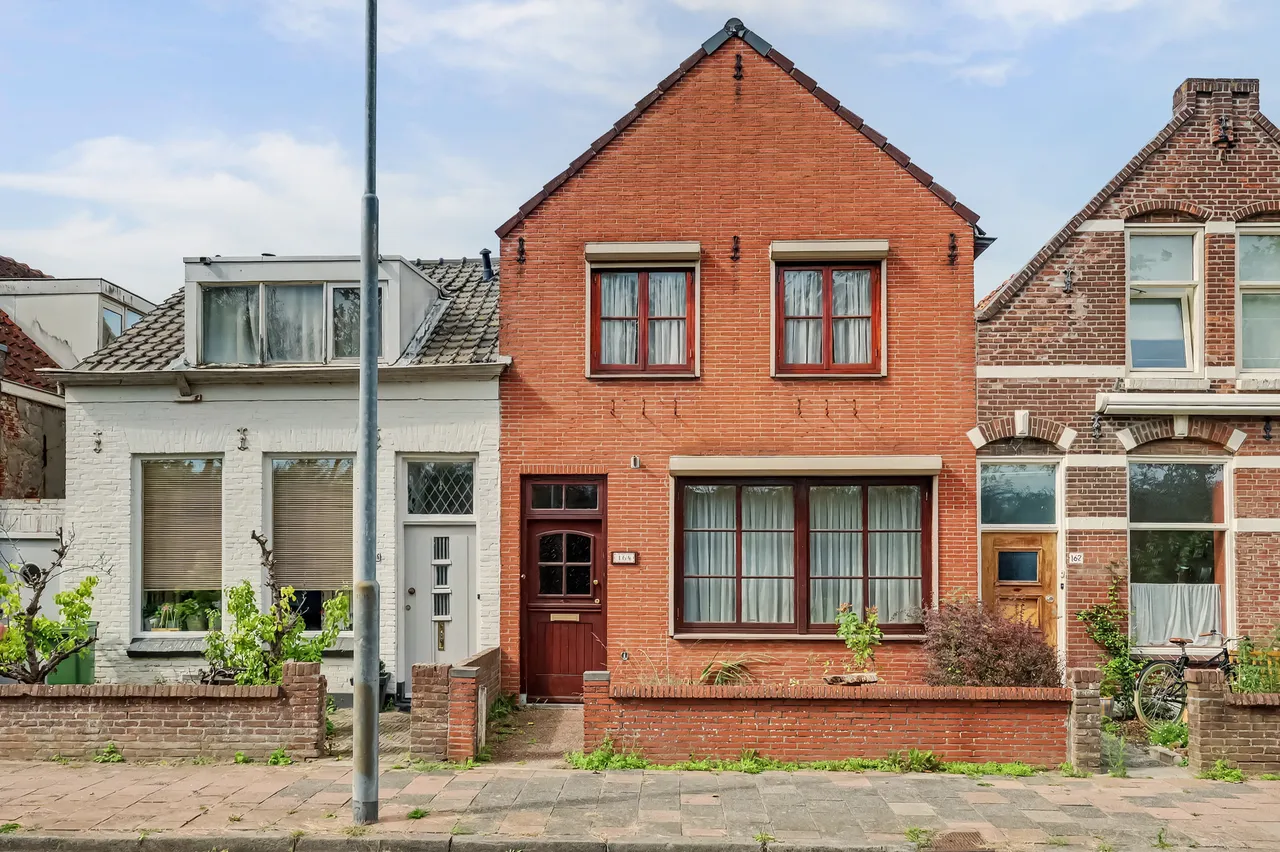 Tussenwoning te koop: Nieuwe Vlissingseweg 164, Middelburg