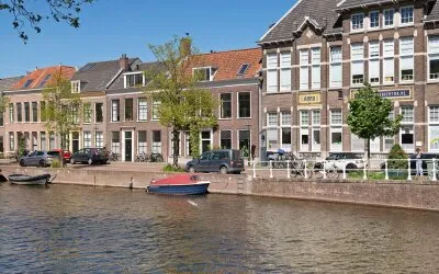 Tussenwoning te koop: Nieuwe Gracht 20, Stationsbuurt Haarlem