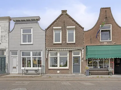 Tussenwoning te koop: Nieuwe Haven 111, Zierikzee binnen de vesten Zierikzee