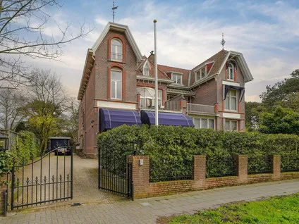 Twee-onder-één-kap te koop: Nieuwe Parklaan 75, Westbroekpark 'S-Gravenhage