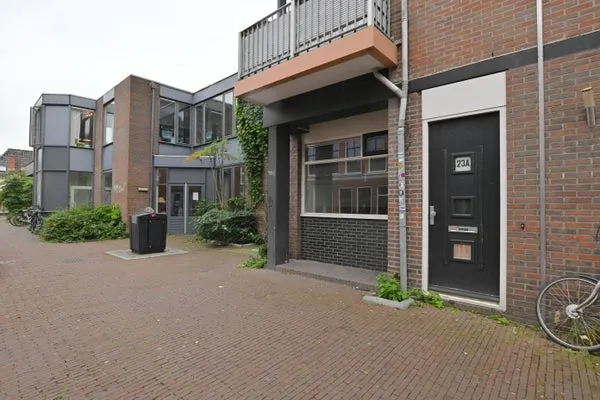 Studio te huur: Nieuwe Sint Jansstraat 23A, Groningen