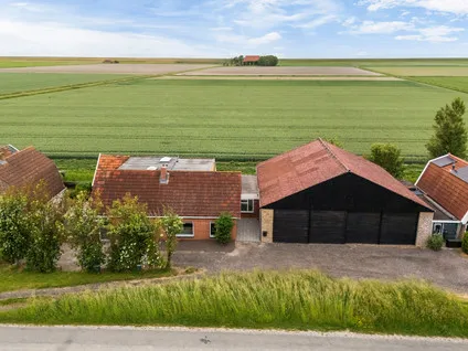 Tussenwoning te koop: Nieuwebildtdijk 284, Buitengebied St.-Annaparochie St.-Annaparochie