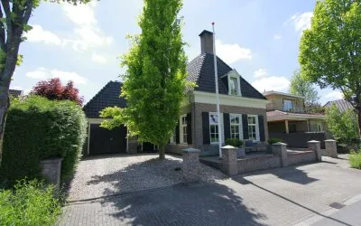 Vrijstaande woning te koop: Nieuwedijk 40, Dorp Lonneker Enschede