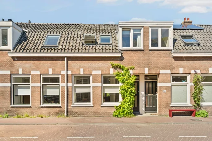 Tussenwoning te koop: Nieuwendammerdijk 147, Amsterdam