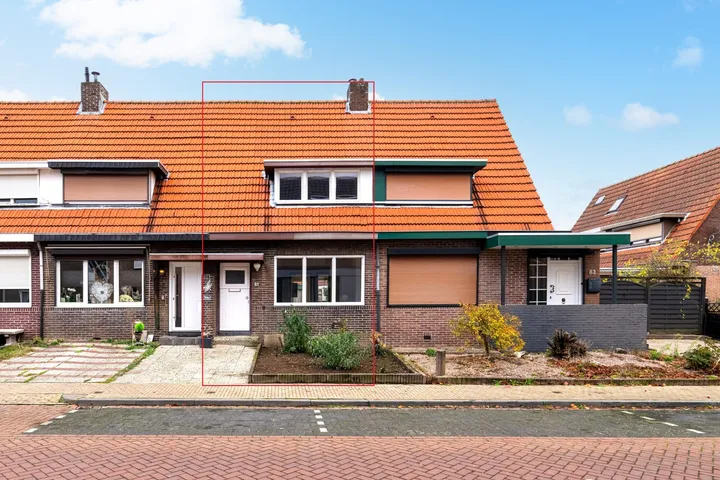 Tussenwoning te koop: Nieuwenhagerstraat 81, Lauradorp Landgraaf