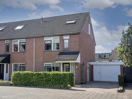 Hoekwoning te koop: Nieuwenhuisstraat 11, Braakmanslanden midden Rijssen