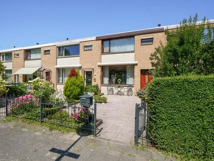 Tussenwoning te koop: Nieuwenoord 30, Groot IJsselmonde Rotterdam