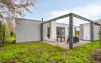 Detached house for sale: Nieuwesluisweg 1A1504, Verspreide huizen Breskens Breskens