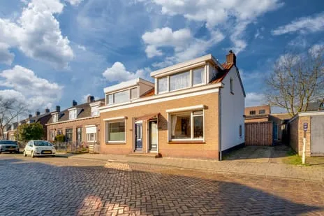 Twee-onder-één-kap te koop: Nieuweweg 111, Sterrebos Tiel