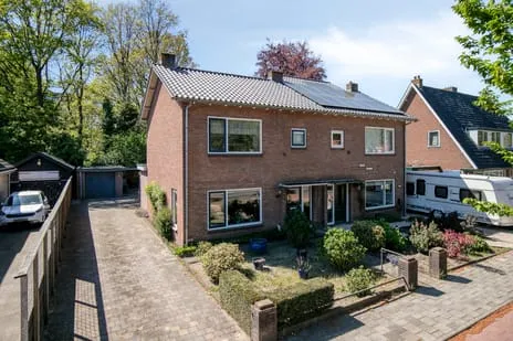 Twee-onder-één-kap te koop: Nieuweweg 26, Smitsveen Soest