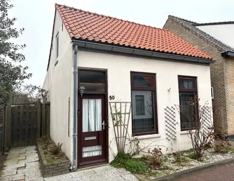 Vrijstaande woning te koop: Nieuweweg 50, Stellendam centrum Stellendam