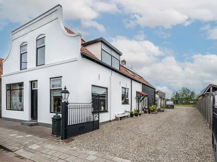 Vrijstaande woning te koop: Nieuweweg 57, Stellendam centrum Stellendam