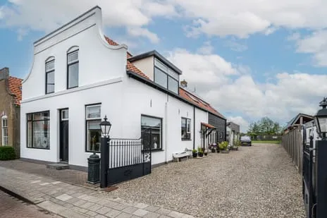Vrijstaande woning te koop: Nieuweweg 57, Stellendam centrum Stellendam