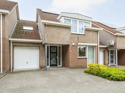 Tussenwoning te koop: Nieuweweg 6, Wielwijk-zuid Hardinxveld-Giessendam