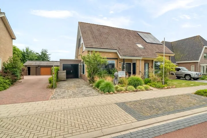 Twee-onder-één-kap te koop: Nieuweweg 97, Spoorbuurt Anna Paulowna