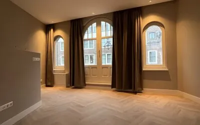 Studio for rent: Nieuwezijds Voorburgwal 318-4, Spuistraat-Zuid Amsterdam