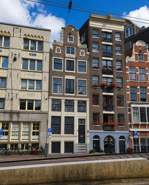 Woning te huur: Nieuwezijds Voorburgwal, Begijnhofbuurt Amsterdam
