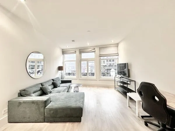 Woning te huur: Nieuwezijds Voorburgwal, Begijnhofbuurt Amsterdam