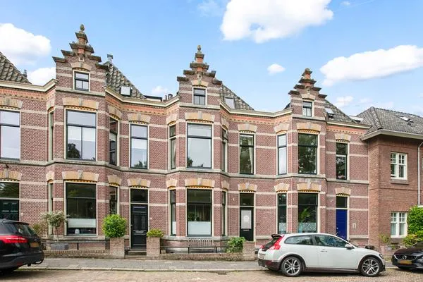 Tussenwoning te koop: Nieuwlandersingel 44, Emmakwartier Alkmaar