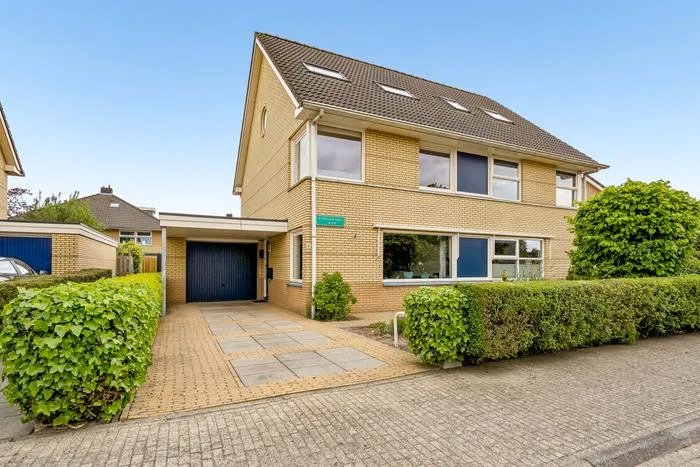 Hoekwoning te koop: Nieuwlandsedreef 8, Kruidenbuurt Amersfoort