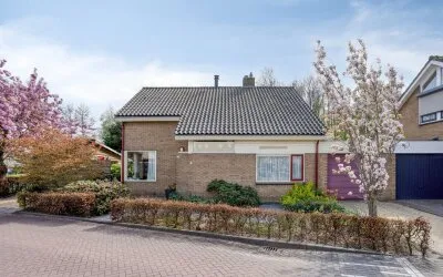 Twee-onder-één-kap te koop: Nieuwlandsekade 1A, Verspr. huizen Ouderkerk Noord Ouderkerk Aan Den Ijssel