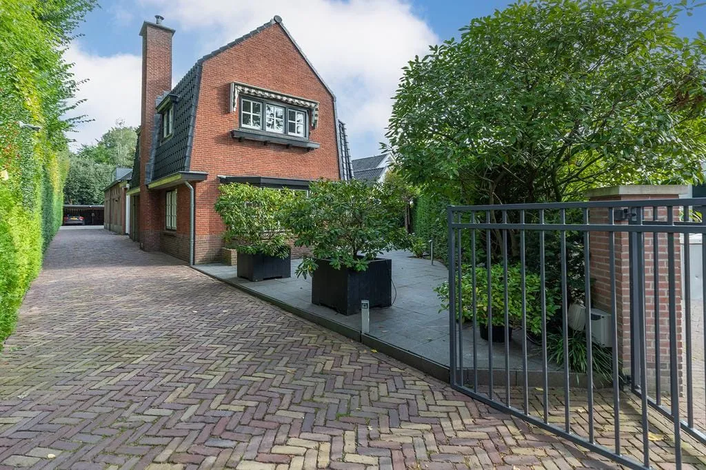 Vrijstaande woning te koop: Nieuwlarenweg 18, Laren (Nh)