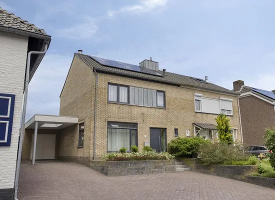 Twee-onder-één-kap te koop: Nieuwstraat 11A, Haasdal Schimmert