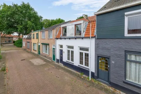 Tussenwoning te koop: Nieuwstraat 18, IJzendijke Ijzendijke