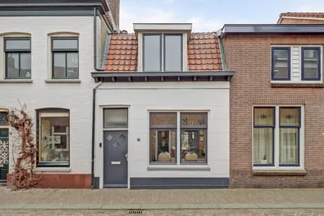 Tussenwoning te koop: Nieuwstraat 23, Leerdam
