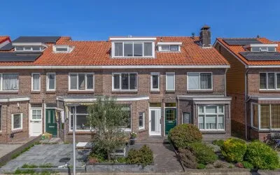 Tussenwoning te koop: Nieuwstraat 35, Oranjebuurt Lisse