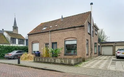 Twee-onder-één-kap te koop: Nieuwstraat 39, Stad aan 't Haringvliet woonkern Stad Aan 'T Haringvliet
