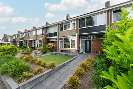 Terraced house for sale: Nieuwstraat 48, Centrum Heerenveen