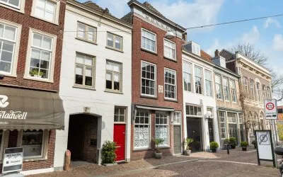 Tussenwoning te koop: Nieuwstraat 52, Centrum Dordrecht