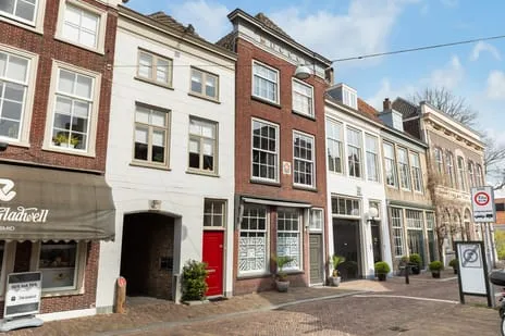 Tussenwoning te koop: Nieuwstraat 52, Centrum Dordrecht