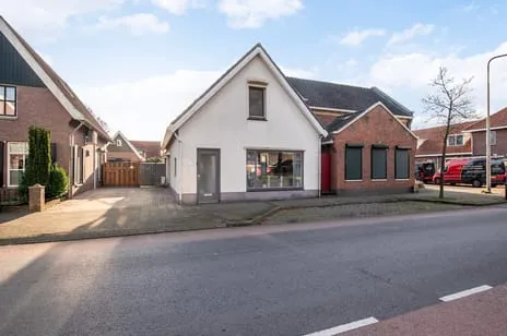 Twee-onder-één-kap te koop: Nieuwstraat 53, Prins Bernhardstraat eo Eibergen