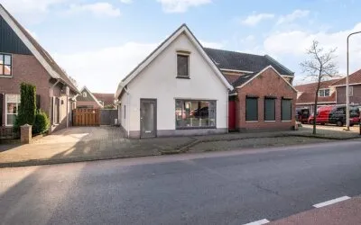 Twee-onder-één-kap te koop: Nieuwstraat 53, Prins Bernhardstraat eo Eibergen