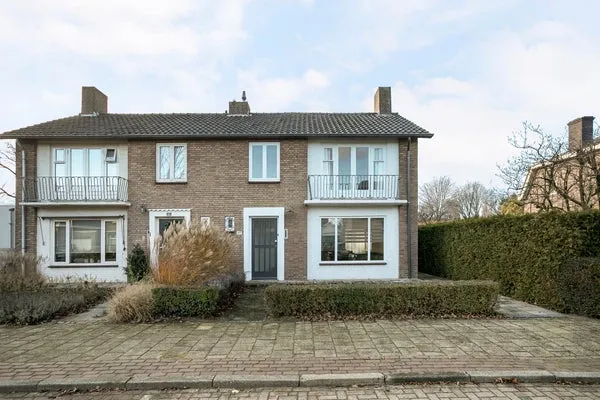 Twee-onder-één-kap te huur: Nieuwstraat 67, Geenhoven Valkenswaard