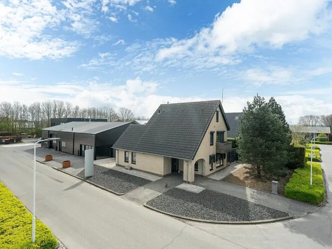 Vrijstaande woning te koop: Nij Toerenburg 9, St.-Annaparochie Bedr. Nij Toerenburg St.-Annaparochie