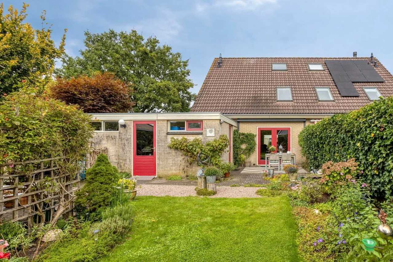 Twee-onder-één-kap te koop: Nijbrecht 2, Vledder