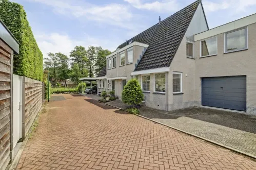 Tussenwoning te koop: Nijhofflaan 33, Dichtersbuurt Veenendaal