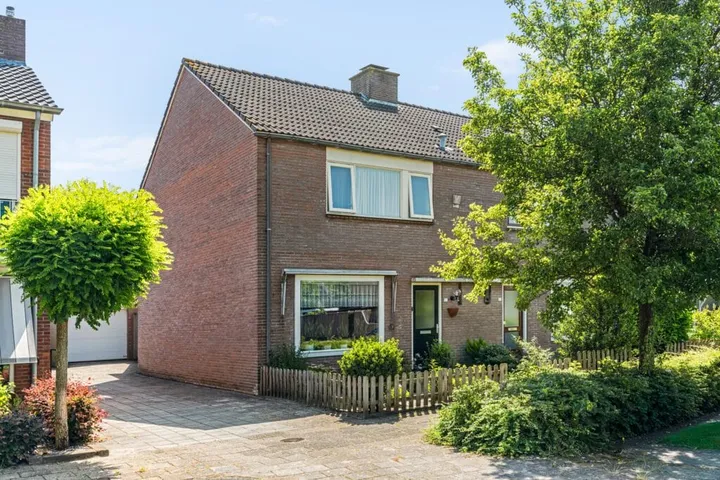 Hoekwoning te koop: Nijverheidstraat 21, Lemelerveld kern west Lemelerveld