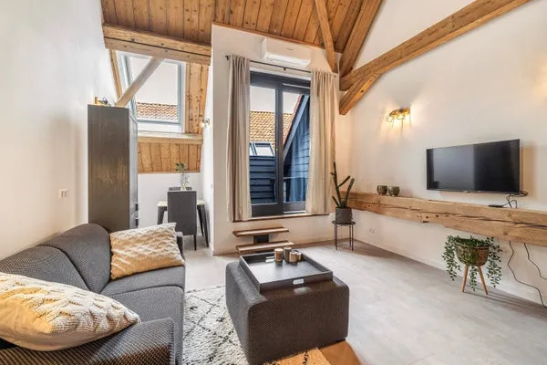 Woning te huur: Nijverheidstraat, Kern Zuidland Zuidland
